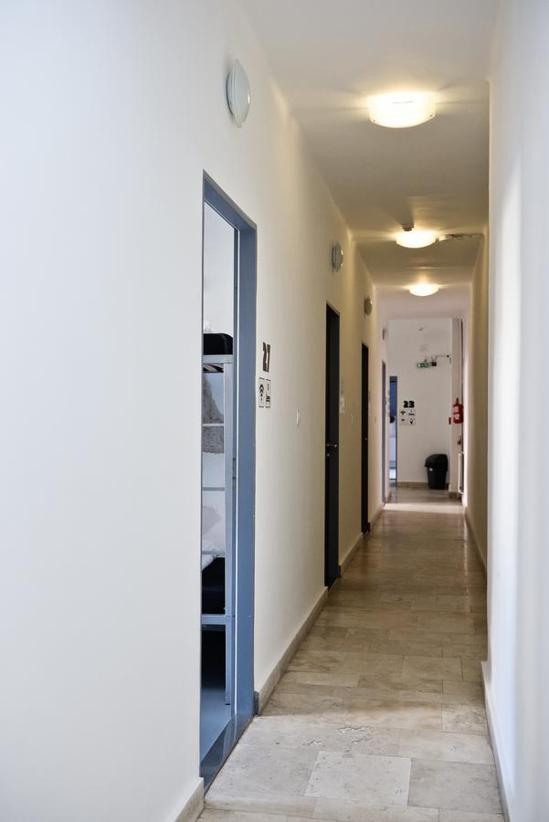 Lol Boutique Hostel City Center บูดาเปสต์ ภายนอก รูปภาพ