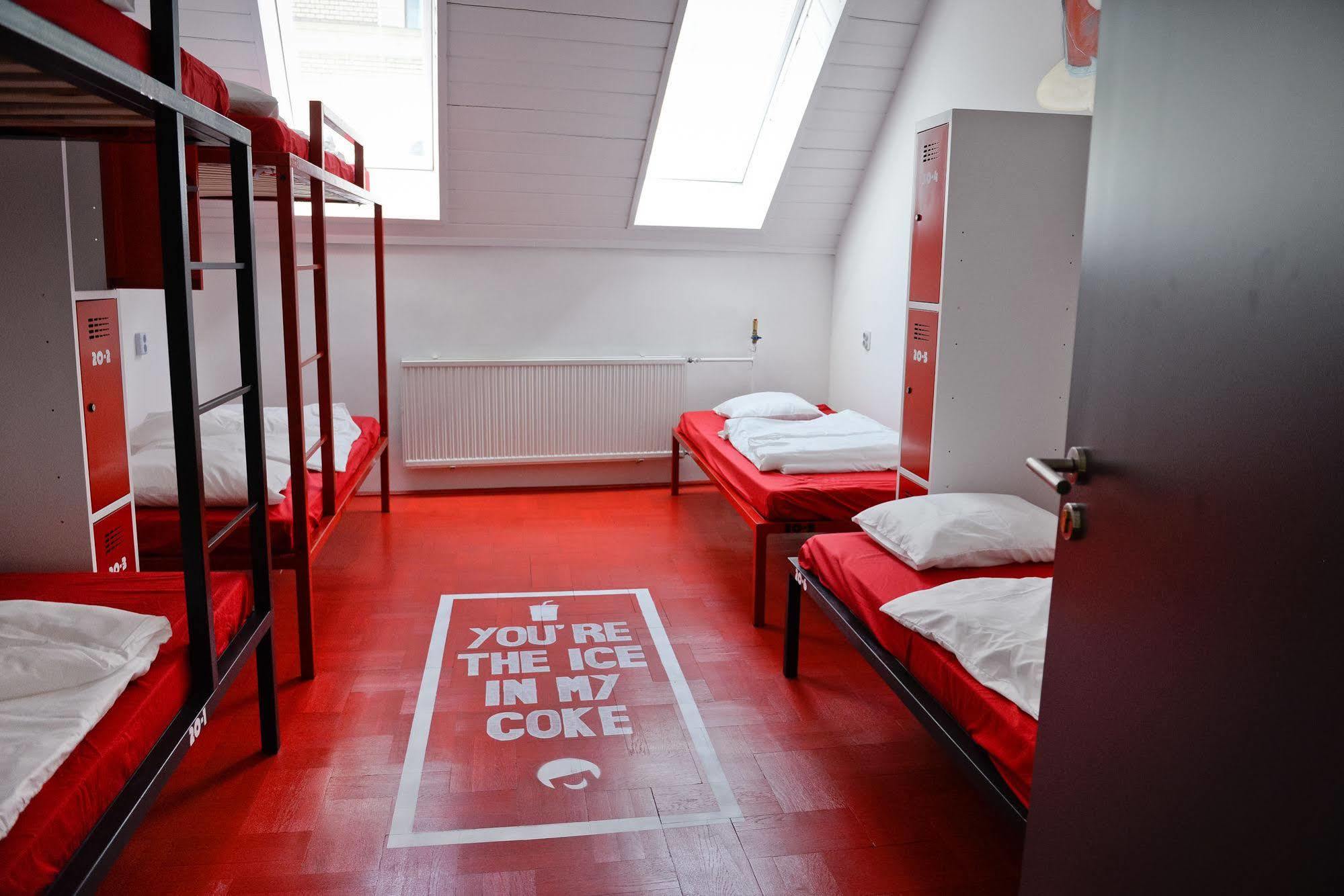 Lol Boutique Hostel City Center บูดาเปสต์ ภายนอก รูปภาพ